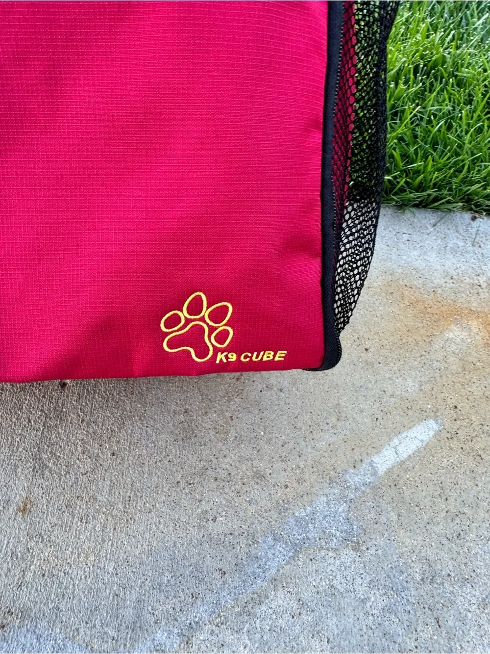 Mountainsmith Red K9 Cube with Front & Back Pocket